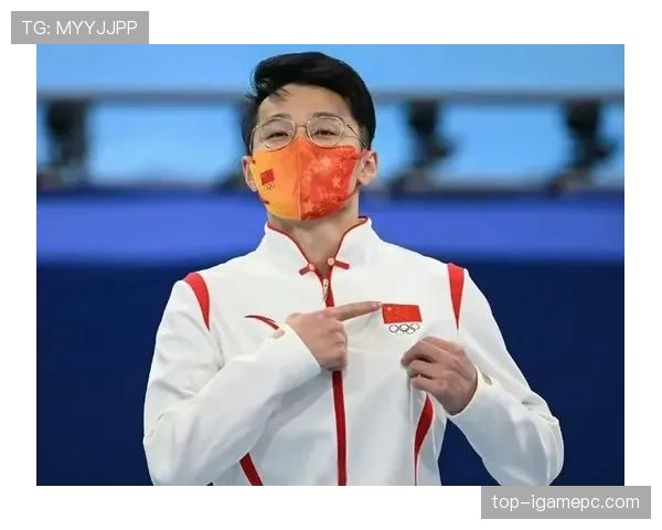 任子威训练完直接啃冰棍,这自律和放纵的切换也太真实了 任子威训练完直接啃冰棍,这自律和放纵的切换也太真实了
